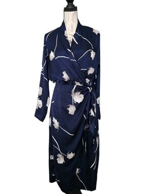 SHEIN Navy Blue Floral Wrap Dress with White Bloom Print